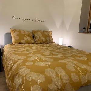 https://vakantieverblijf-mara-cinco-met-ruim-terras-in-oostende.ostend-hotel.net